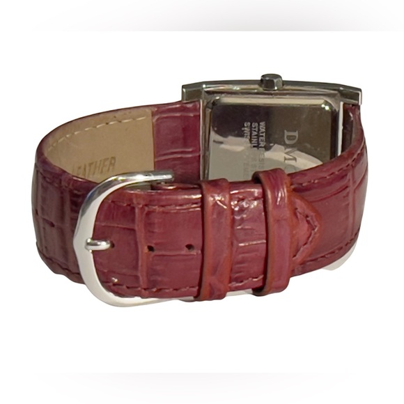 Vintage DMQ Ladies Watch | Mother of Pearl Dial & Rhinestone Border - Picture 2 of 3